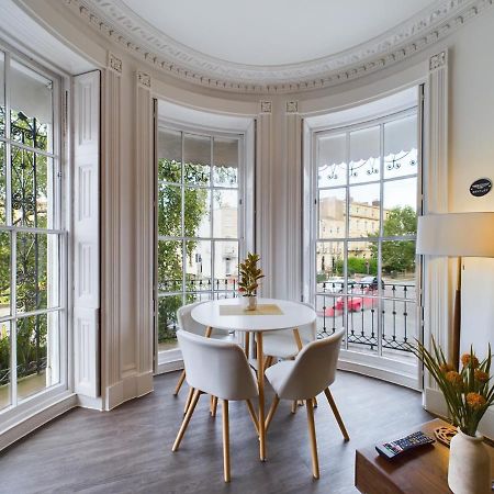 Belle Vue Regency King Size W Free Parking Apartment Cheltenham Exterior photo