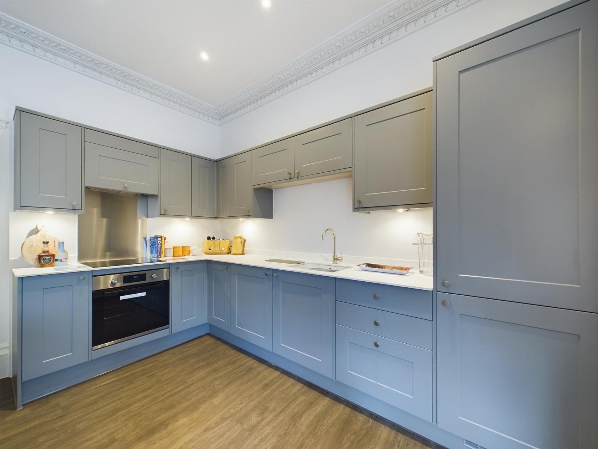 Belle Vue Regency King Size W Free Parking Apartment Cheltenham Exterior photo
